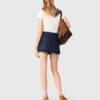 Broderad denimskort med lager-på-lager-effekt Broderad denimskort med lager-på-lager-effekt