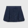 Broderad denimskort med lager-på-lager-effekt Broderad denimskort med lager-på-lager-effekt
