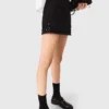 Broderad skort