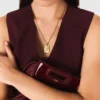 Halsband med stjärnteckensplakett