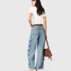 Jeans med breda ben och blommig broderi Jeans med breda ben och blommig broderi