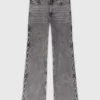 Jeans med pärlbroderi och vida ben Jeans med pärlbroderi och vida ben