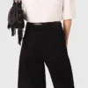 Jeans med raka ben och påsydda fickor Jeans med raka ben och påsydda fickor