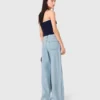 Jeans med vid ben och strass