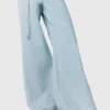 Jeans med vid ben och strass