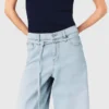 Jeans med vid ben och strass