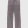 Jeans med vida ben och kedjebälte Jeans med vida ben och kedjebälte