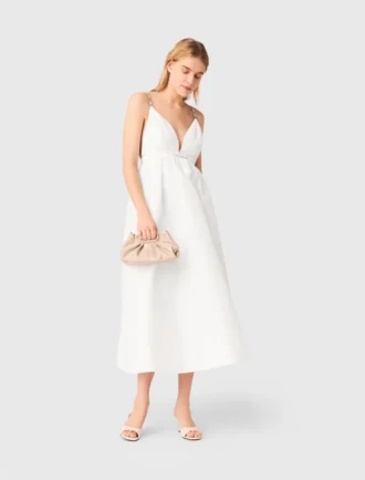 Maxiklänning i taffeta med juveler Maxiklänning i taffeta med juveler