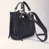 Mini-toteväska i quiltat läder Mini-toteväska i quiltat läder