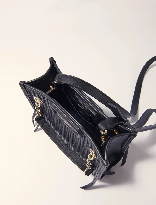 Mini-toteväska i quiltat läder Mini-toteväska i quiltat läder