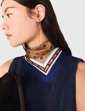 Bandana med blommönster Bandana med blommönster
