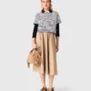 Randiga T-shirt med strassblomma Randiga T-shirt med strassblomma