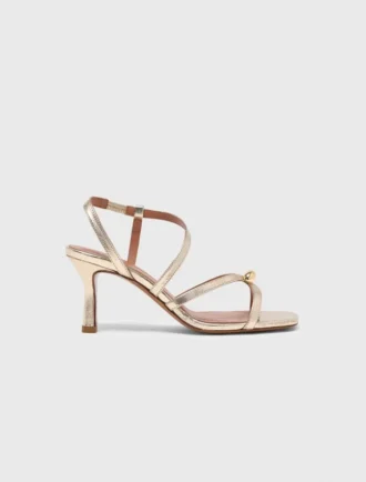 Sandaler med flera remmar i metallic