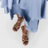 Sandaler med flera remmar i metallic