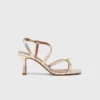 Sandaler med flera remmar i metallic